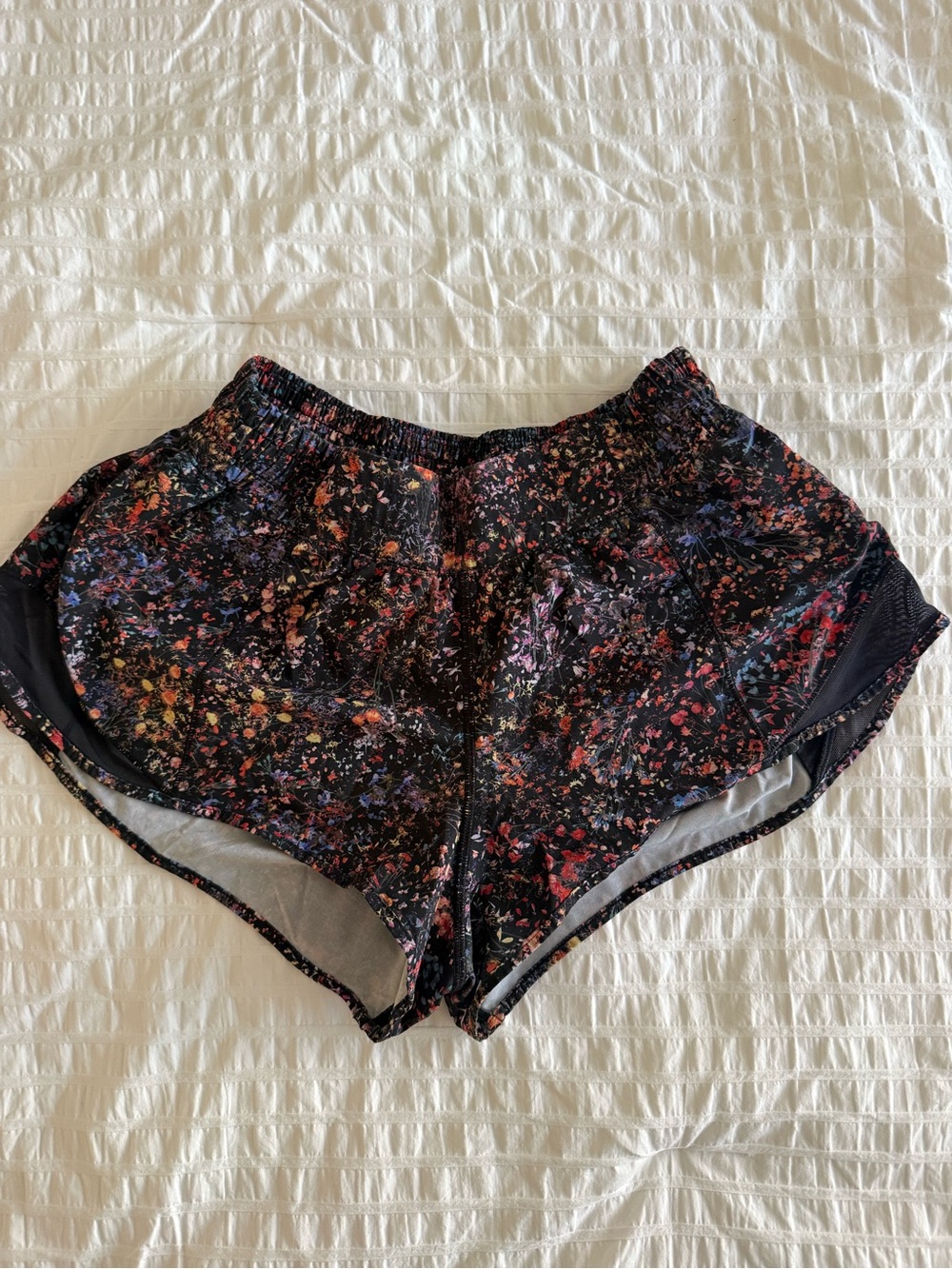Lululemon Floral Low-Rise Lined Short 2.6" Athletic Shorts